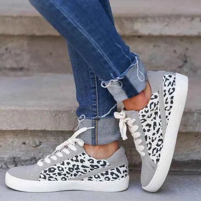 Leopardsneaker - Trendiga Sneakers med Leopardtryck för en Modig, Modemedveten Look