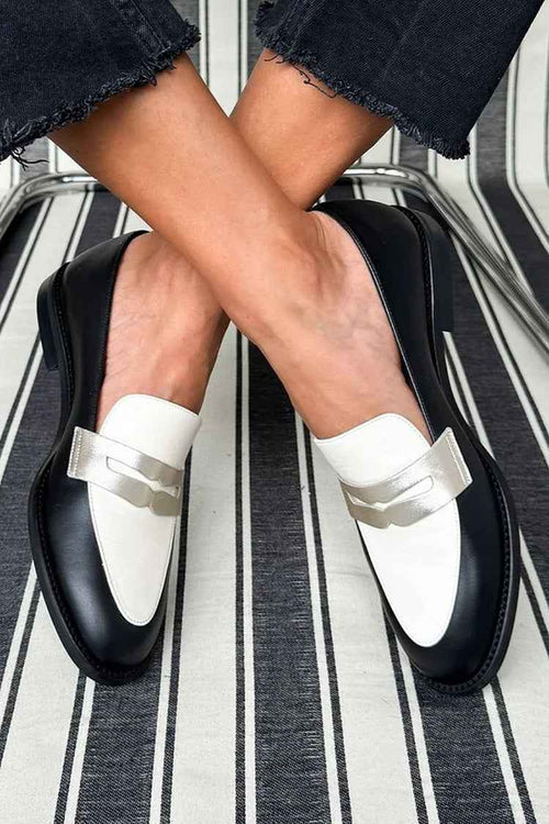 Monokromloafer - Tidlösa Monokroma Loafers för Klassisk Stil och Vardagskomfort