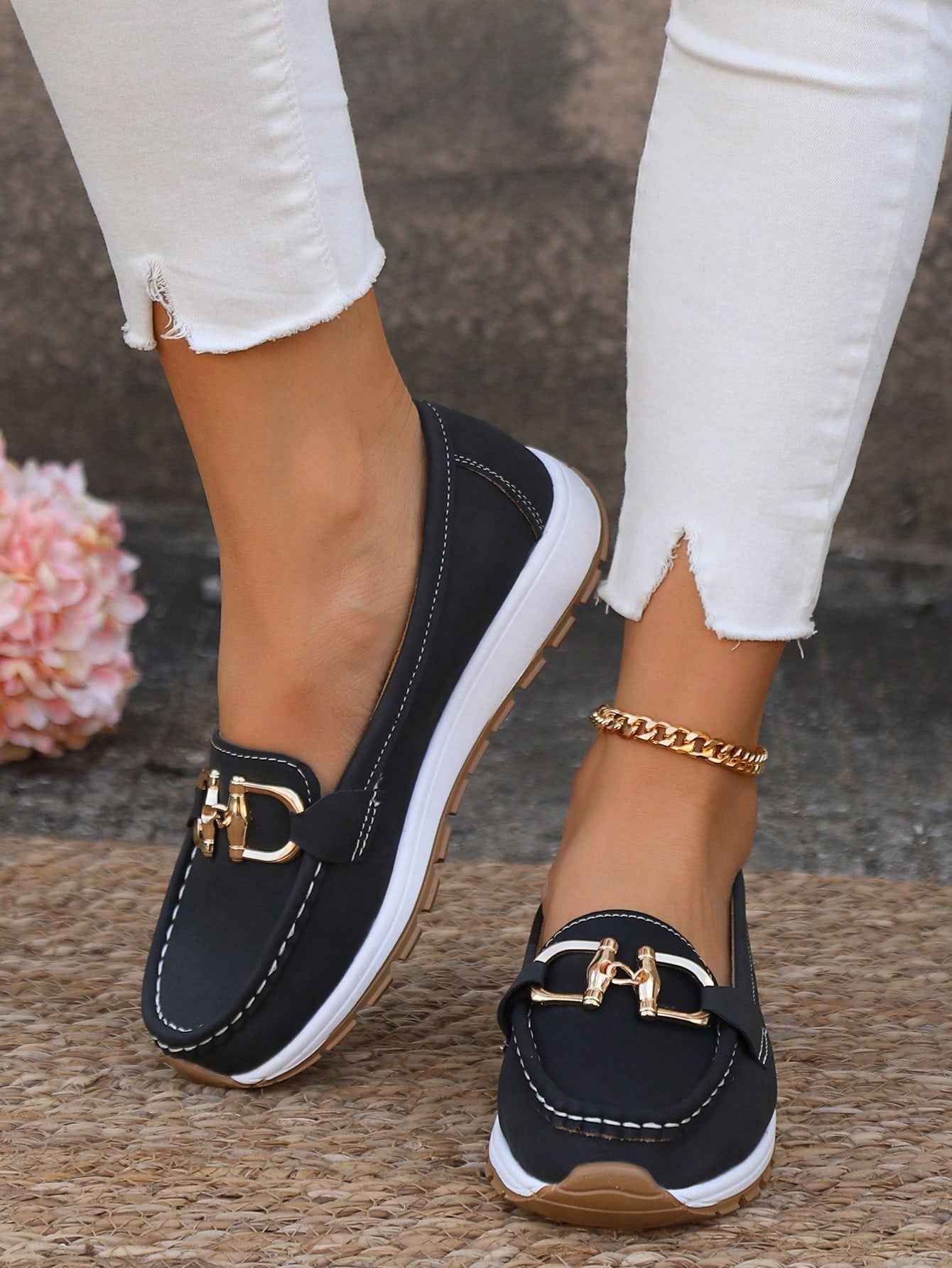 Madeleine - Eleganta Loafers med Spändetalj