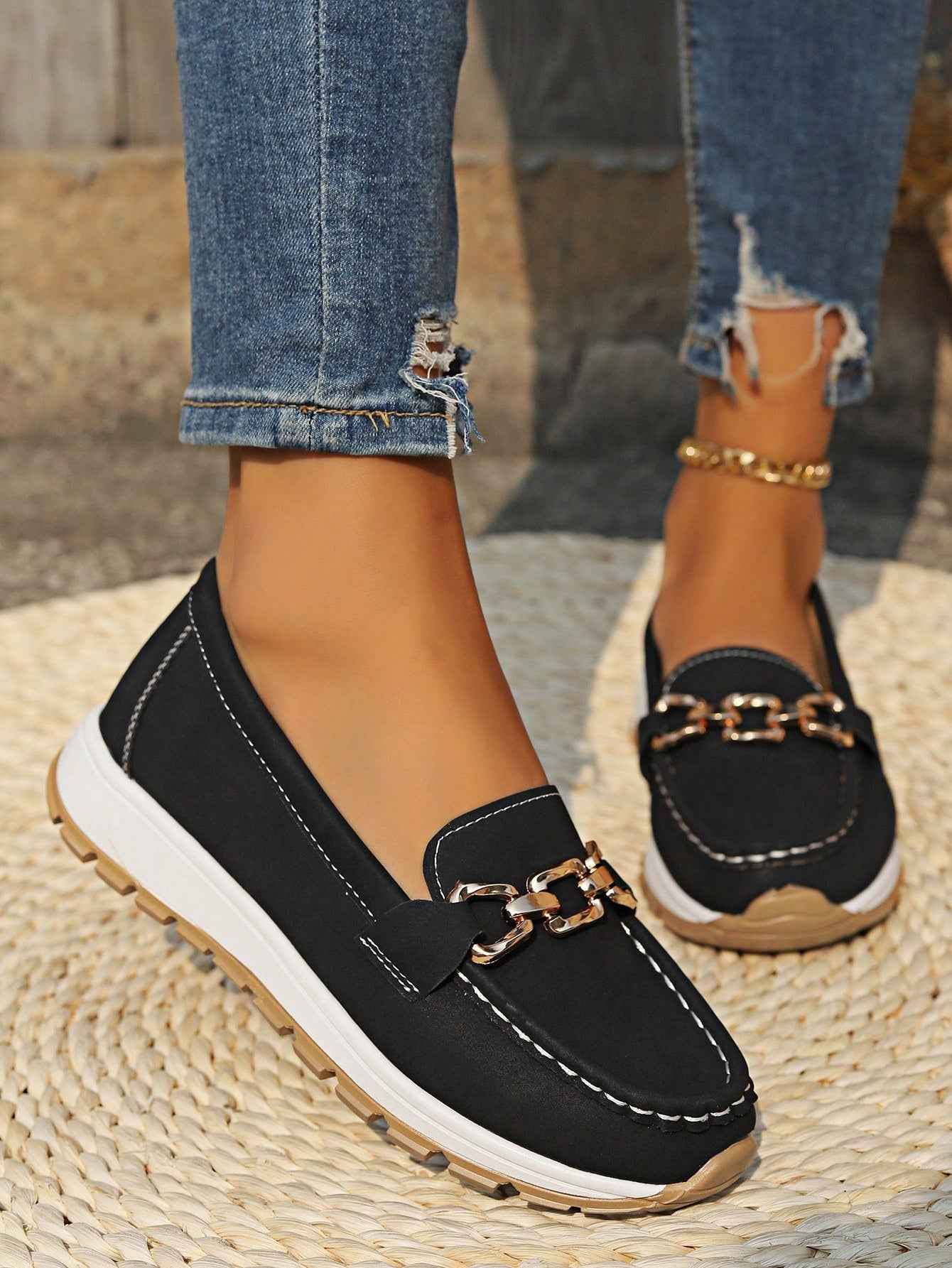 Madeleine - Eleganta Loafers med Spändetalj