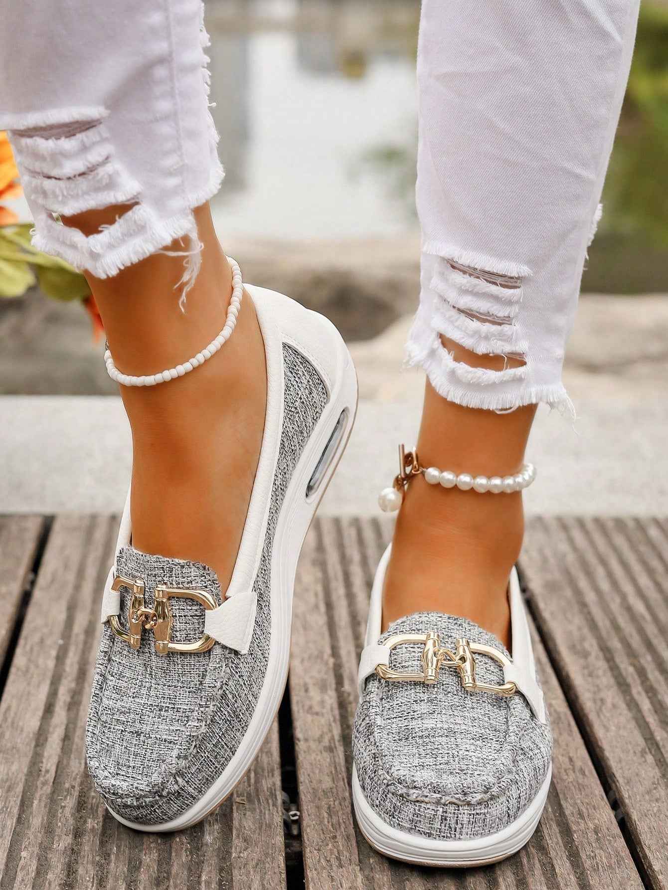 Madeleine - Eleganta Loafers med Spändetalj