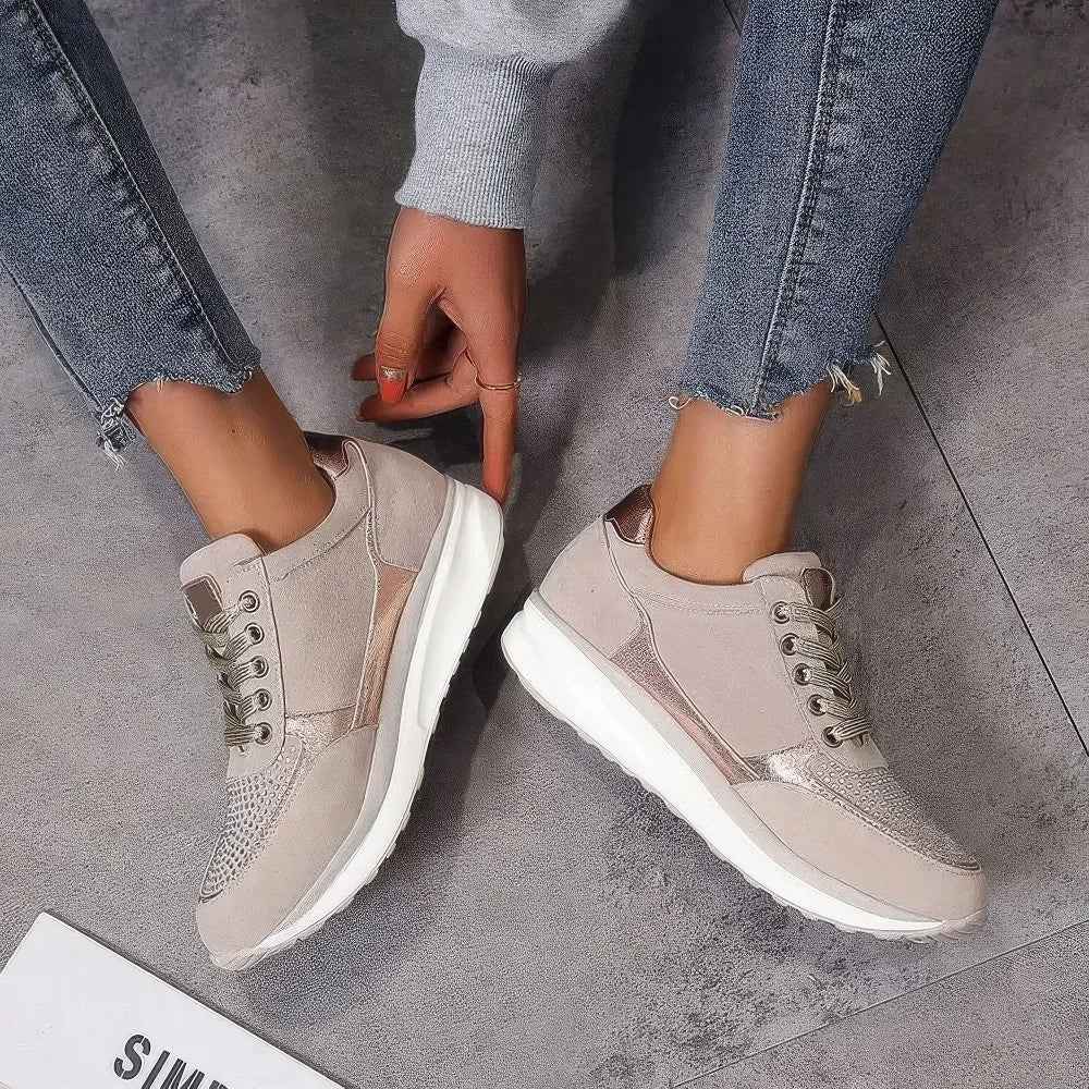 Plattformssneaker - Vulkaniserade Plattformssneakers med Förhöjd Stil och Heldagskomfort