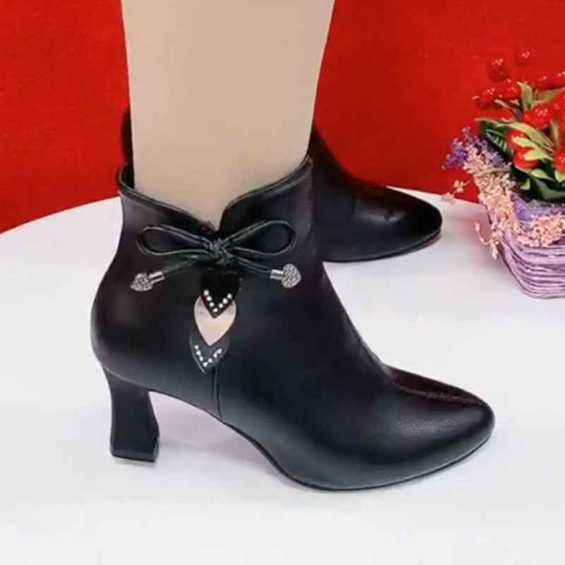 Rosette - Eleganta Spetsiga Ankle Boots med Rosettdetalj