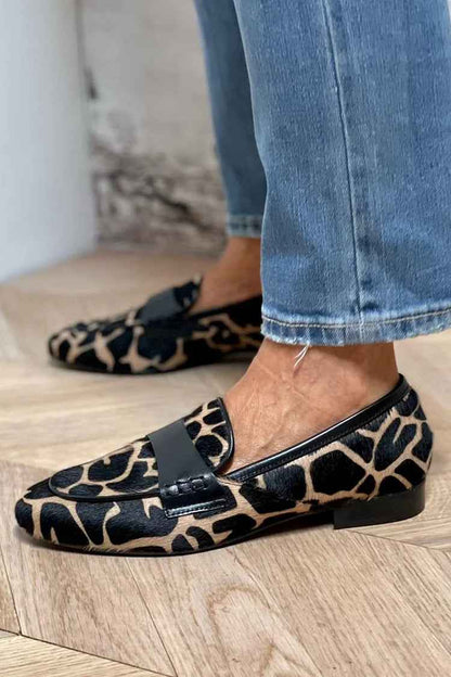 Henrietta - Lyxig Loafer med Djurmönster och Förfinade Detaljer