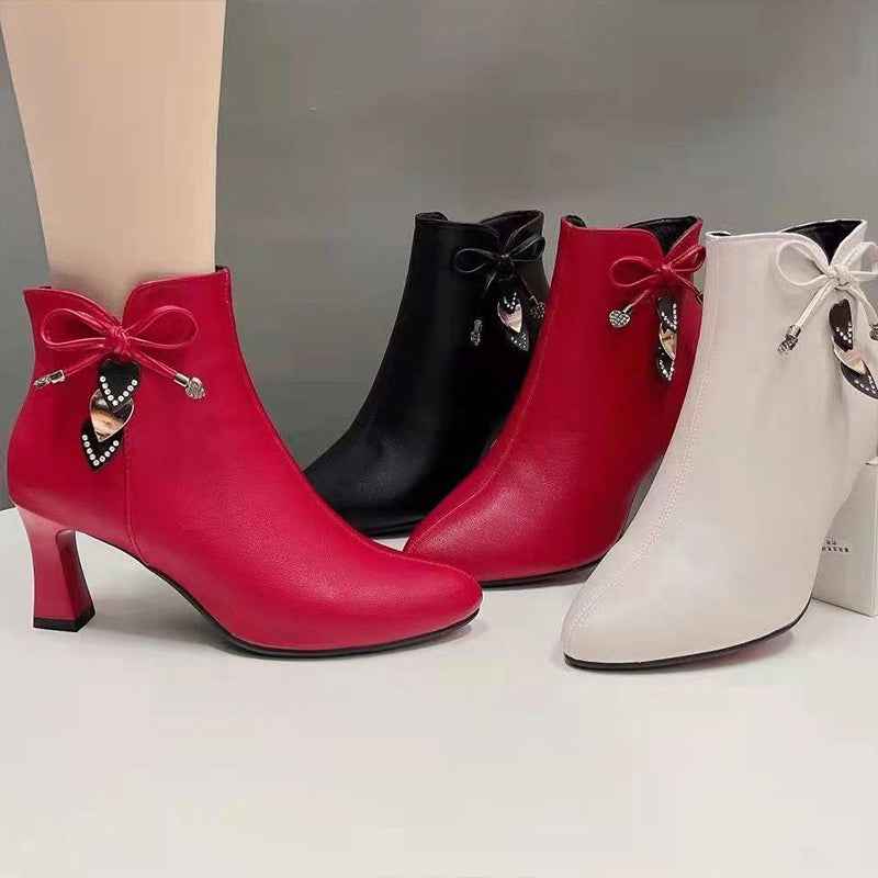 Rosette - Eleganta Spetsiga Ankle Boots med Rosettdetalj