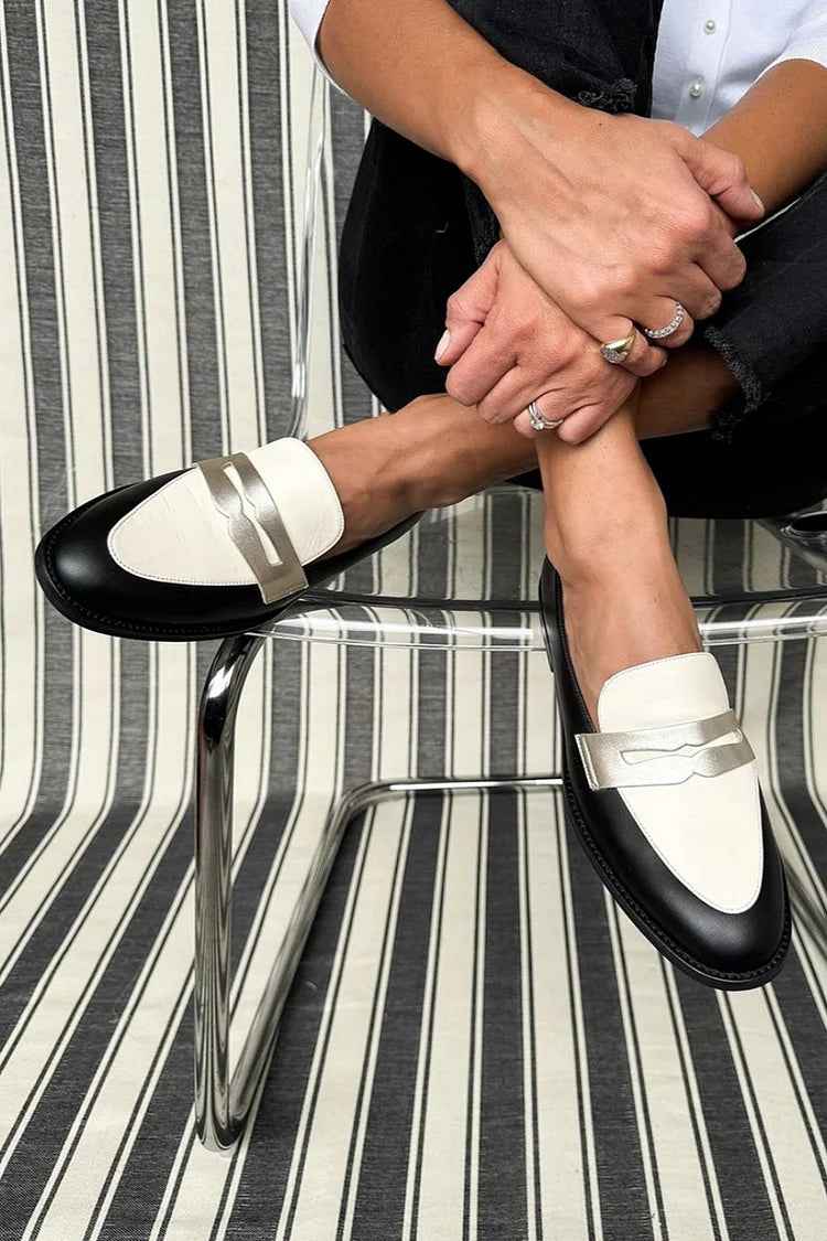 Monokromloafer - Tidlösa Monokroma Loafers för Klassisk Stil och Vardagskomfort
