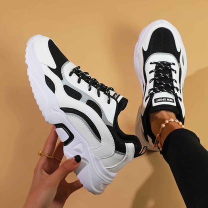 Chunkyplattform - Höj Din Stil med Trendiga Chunky Plattformssneakers