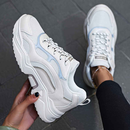 Chunkyplattform - Höj Din Stil med Trendiga Chunky Plattformssneakers