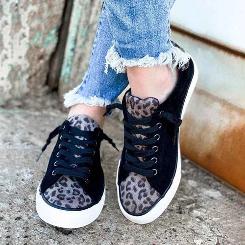 Leopardsneaker - Trendiga Sneakers med Leopardtryck för en Modig, Modemedveten Look