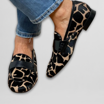 Camilla - Snygga Loafers med Giraffmönster, Trendig Djurprint-Stil