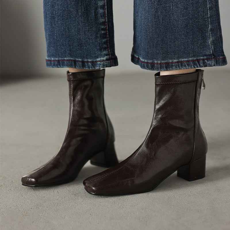 Elsa - Stövlar med Blockklack för en Elegant och Bekväm Look