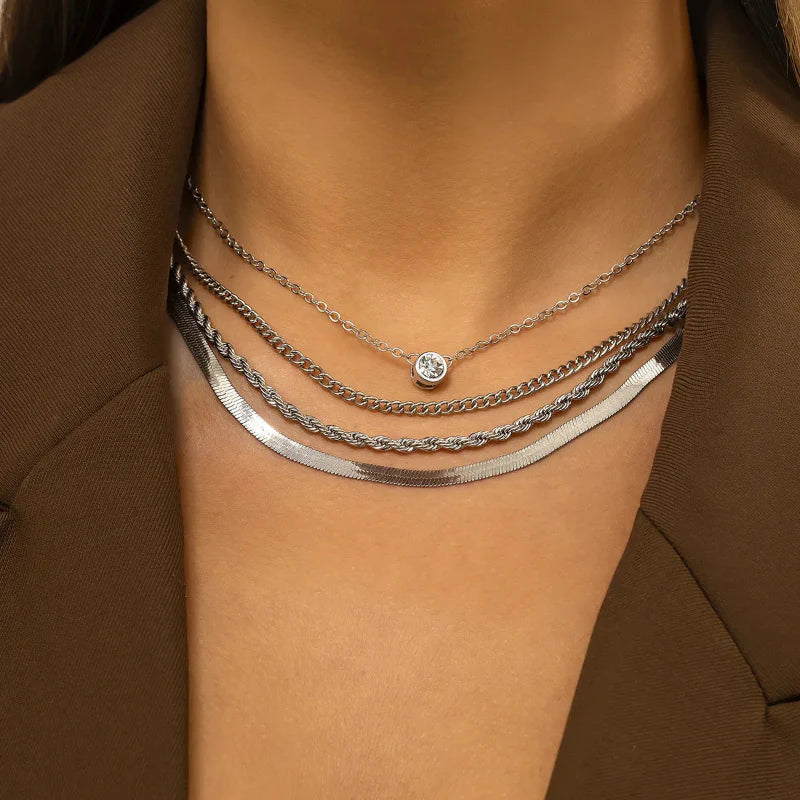 Renata Signature Flerskiktat Halsband
