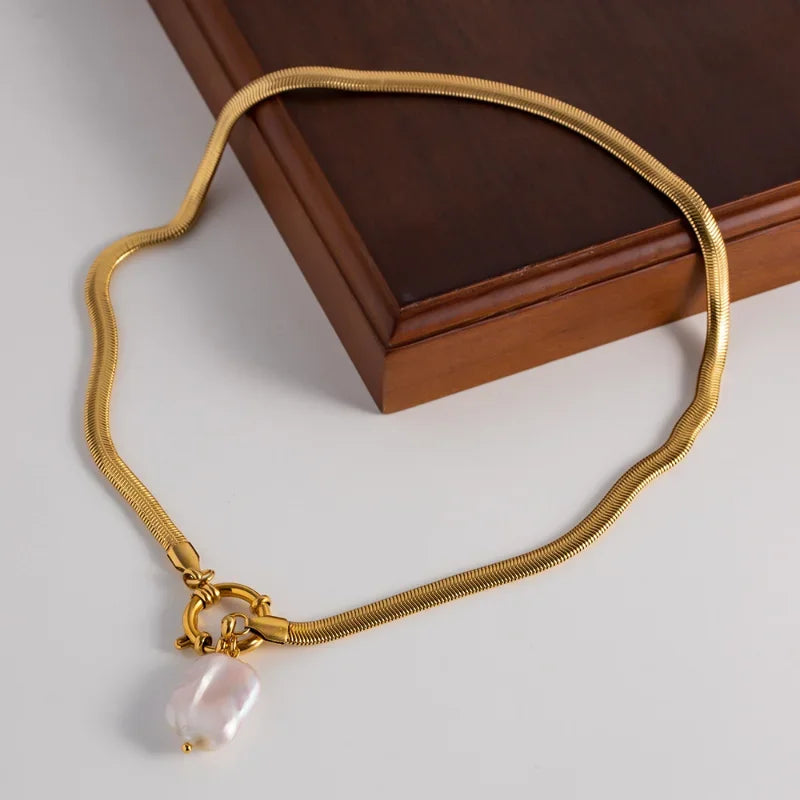 Elysian barockpärlehalsband