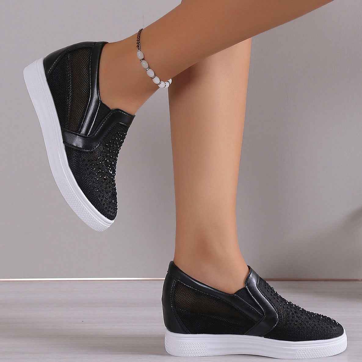 Kristallsneaker - Sneakers med Vita Kristalldetaljer