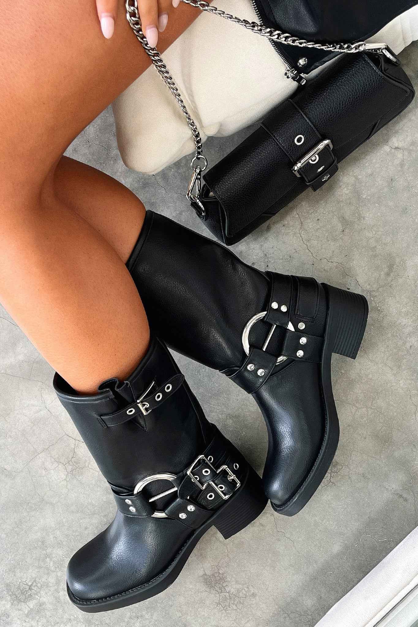 Elin - Eleganta Svarta Sneakers med Platt Sula för Dam