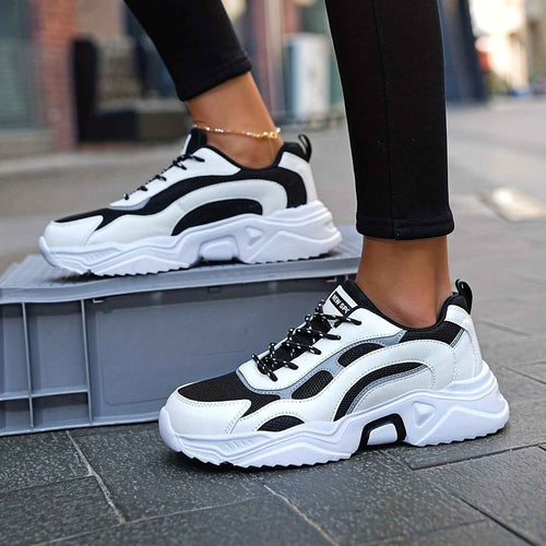 Chunkyplattform - Höj Din Stil med Trendiga Chunky Plattformssneakers