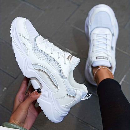 Chunkyplattform - Höj Din Stil med Trendiga Chunky Plattformssneakers