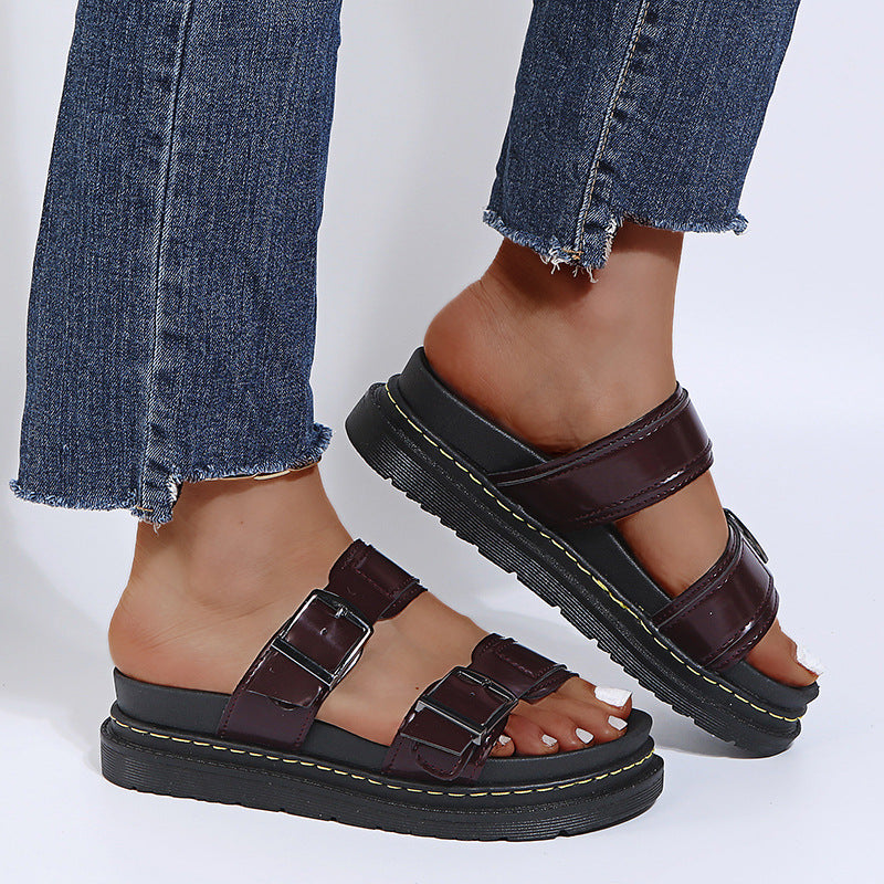 Tova - Sandaler med Spänne och Flexibel Platåsula